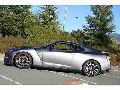 Like NEW 2012 GT-R with LOW miles, image 21