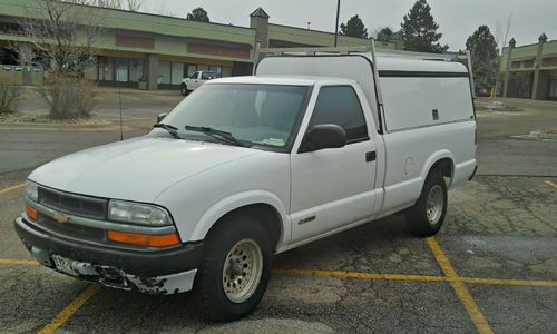 2002 chevrolet s-10 pickup truck