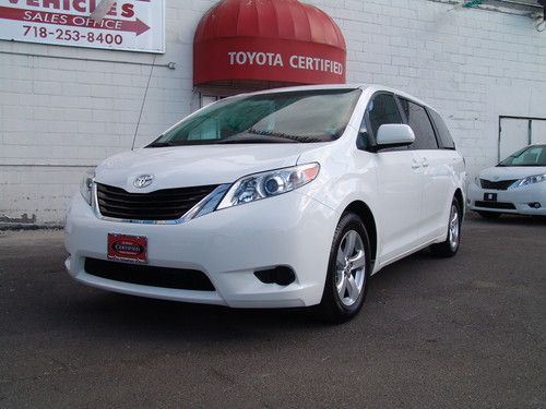 2012 toyota sienna le mini passenger van 5-door 3.5l