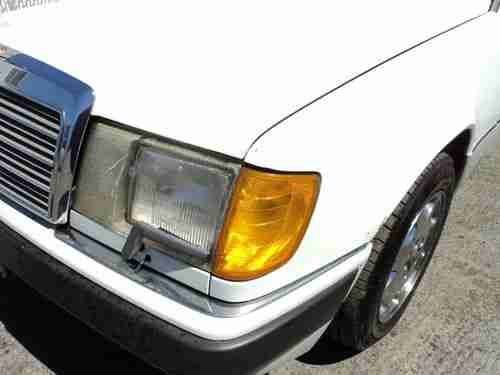 1993 Mercedes-Benz 300E Base Sedan 4-Door 3.2L, NO RESERVE, image 9