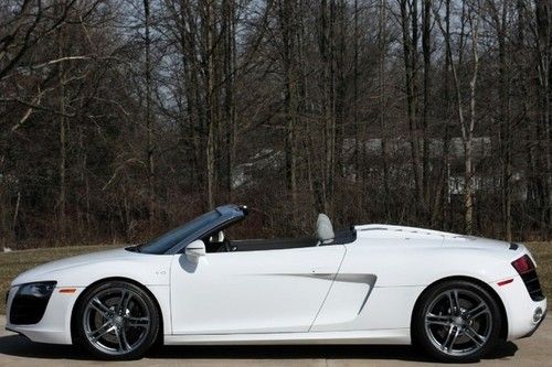 360 original mile r8 v10 spyder, white on titanium, carbon package!