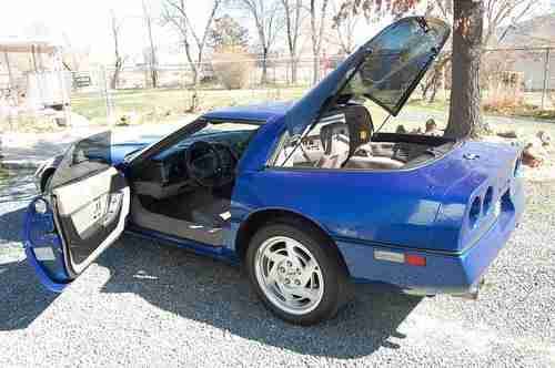 1990 Chevrolet Corvette Base Convertible 2-Door 5.7L, image 3