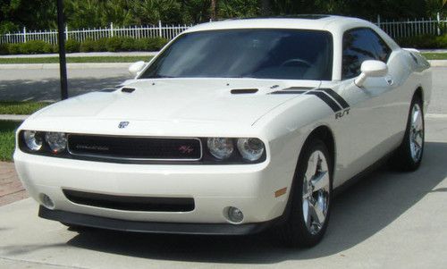 2009 dodge challenger r/t coupe 2-door 5.7l