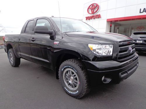 New 2013 tundra double cab rock warrior 5.7l v8 4x4 rear camera trd black