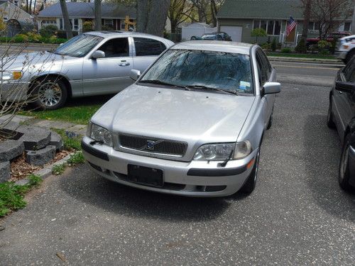 2001 volvo s40 base sedan 4-door 1.9 t