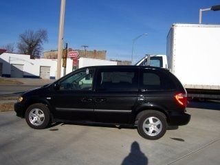 Black grand caravan sxt