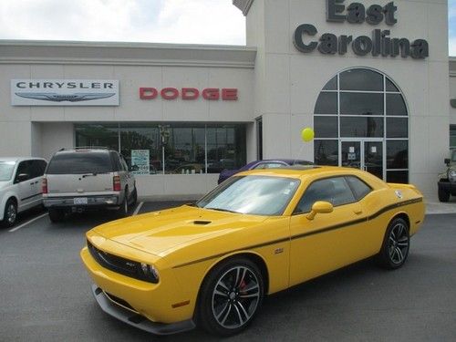 2012 dodge challenger 392 srt8 automatic 2800 miles navi sunroof stinger yellow