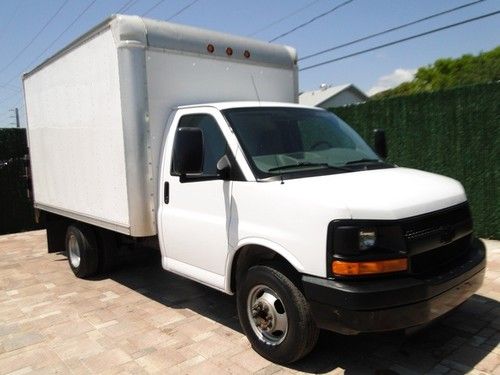 08 chevy 3500 g3500 box truck cargo work van cutaway very clean tommy gate lift