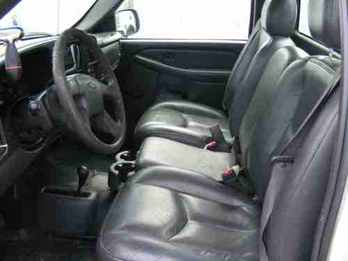 2003 Chevrolet Silverado 2500 HD 4WD Standard Cab Pickup 2-Door, image 9
