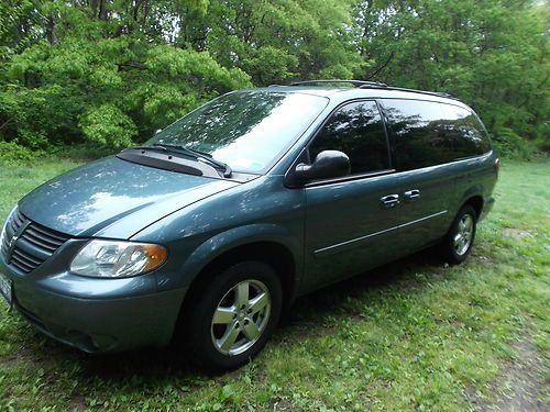 2005 dodge grand caravan sxt mini passenger van 4-door 3.8l