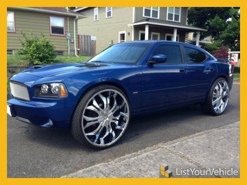 2006 dodge charger hemi w/ 28in rims, air susp, custom paint &amp; hood.