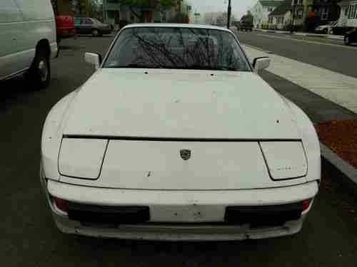 1987 Porsche 944S, image 2