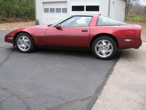 1990 chevrolet corvette base hatchback 2-door 5.7l