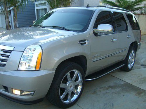 2007 cadillac escalade low miles 64k sport utility silver under factory warranty