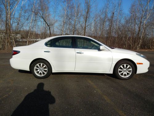 03 lexus es300 sedan 4-door 3.0l very clean vehicle no reserve clean carfax mint