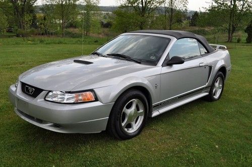 2001 ford mustang base convertible 2-door 3.8l auto new top