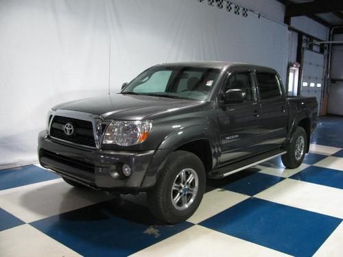 2011 toyota tacoma double cab 4wd sr5 auto..20k miles..4.0l v6