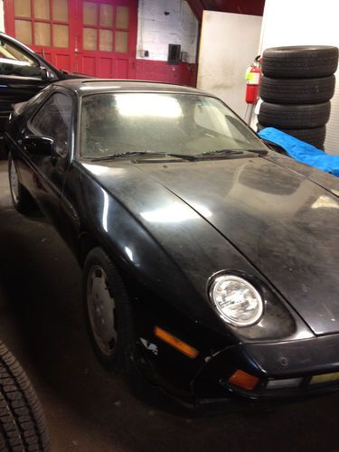 Porsche 928 great deal!! dont miss! black - great body- same owner for 14 yrs