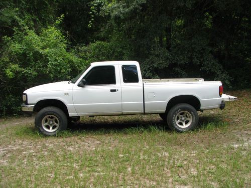 1995 mazda b2300 base extended cab pickup 2-door 2.3l