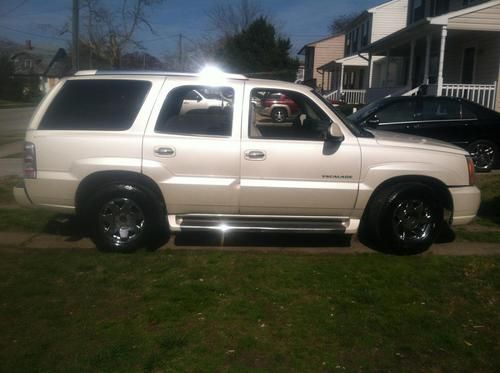 2004 cadillac escalade base sport utility 5.3l plus a free 2000 chevy venture ls