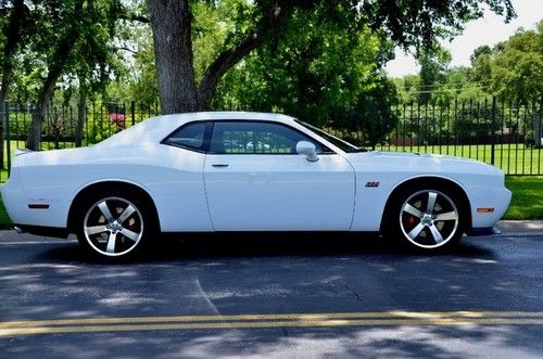 2011 dodge challenger srt8