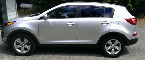 2012 kia sportage lx awd silver 11k miles