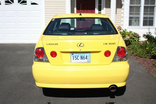 2001 lexus is300 base sedan 4-door 3.0l