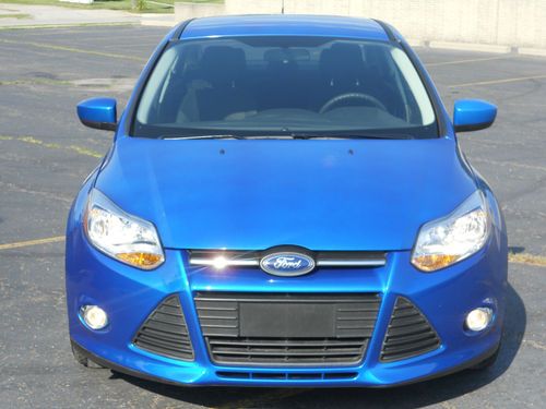 2012 Ford Focus SE Sedan 4-Door 2.0L, image 2