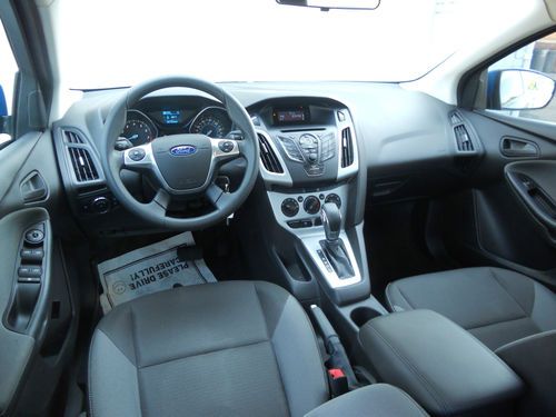 2012 Ford Focus SE Sedan 4-Door 2.0L, image 3