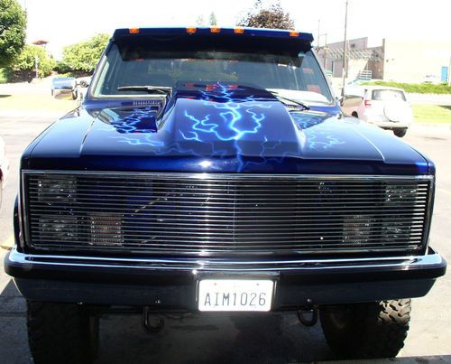 1986 AIR BRUSHED PEARL BLUE SUBURBAN REBORN AS A LIFTED CUSTOM HOT ROD TRUCK, image 10