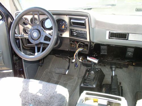 1986 AIR BRUSHED PEARL BLUE SUBURBAN REBORN AS A LIFTED CUSTOM HOT ROD TRUCK, image 17