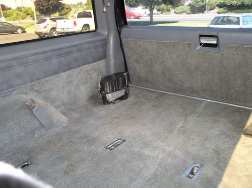 1986 AIR BRUSHED PEARL BLUE SUBURBAN REBORN AS A LIFTED CUSTOM HOT ROD TRUCK, image 22