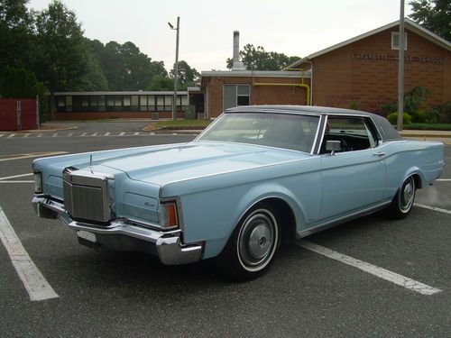 1970 lincoln mark iii baby blue with navy blue interior