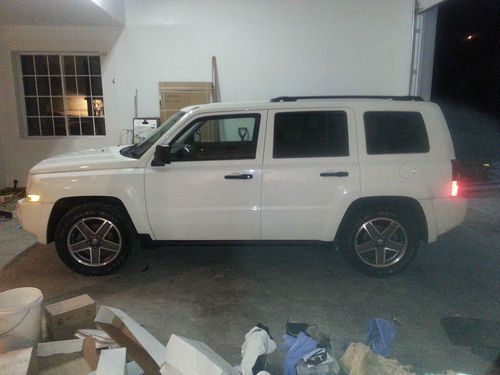 2008 jeep patriot sport sport utility 4-door 2.4l 4wd