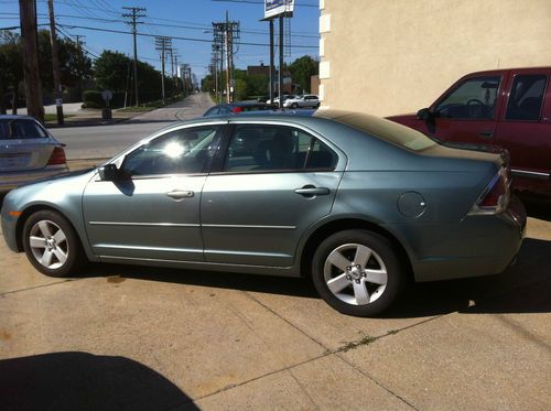 2006 ford fusion se sedan 4-door 2.3l 4 cyl.great gas mileage ***no reserve***