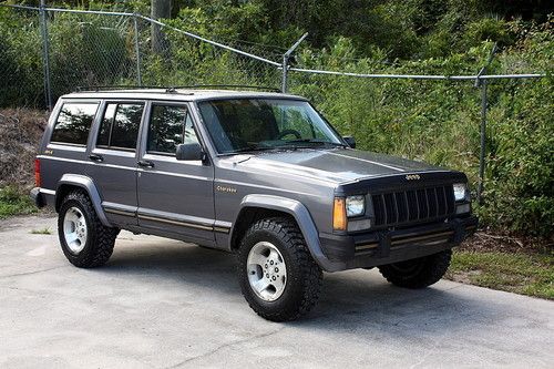 1990 jeep cherokee limited sport utility 4-door 4.0l 4x4 newer mud tires!! nice!