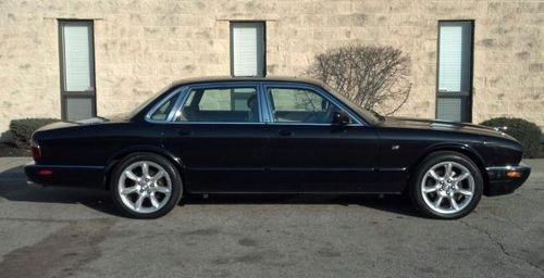 2000 jaguar xjr black black 66k miles clean