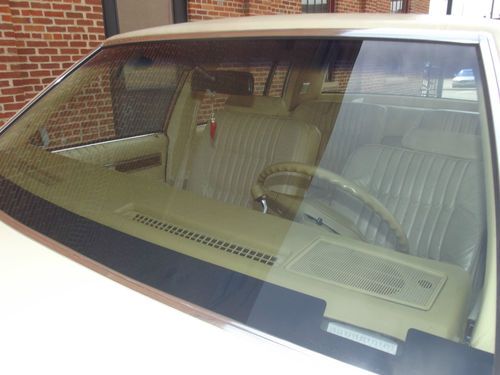 1984 Cadillac Sedan Deville 4-door Colonial Yellow 4.1L Deville Look at pictures, image 3