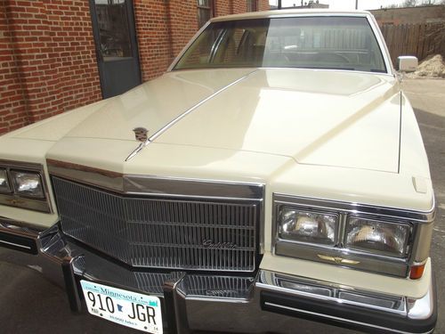 1984 Cadillac Sedan Deville 4-door Colonial Yellow 4.1L Deville Look at pictures, image 12