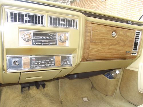 1984 Cadillac Sedan Deville 4-door Colonial Yellow 4.1L Deville Look at pictures, image 19