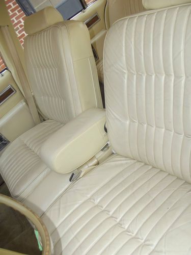 1984 Cadillac Sedan Deville 4-door Colonial Yellow 4.1L Deville Look at pictures, image 20