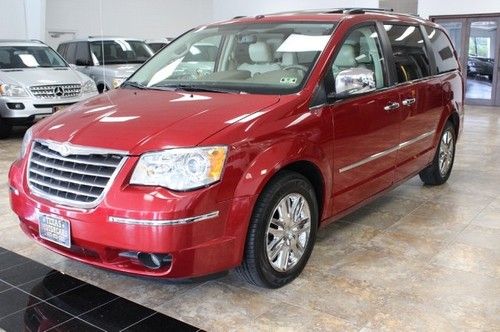 2008 town&amp;country limited, 2dvd, nav, sunroof, removabile table like new 70k