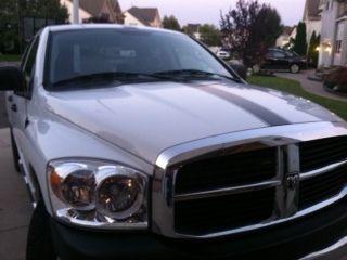 2007 dodge ram quadcab, 4x4, bedliner, 83k, clear title in hand