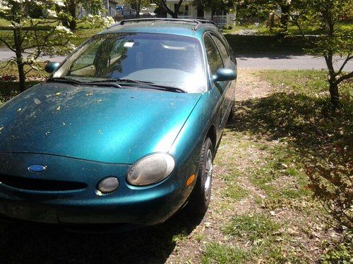 96 ford taurus. runs perfect.