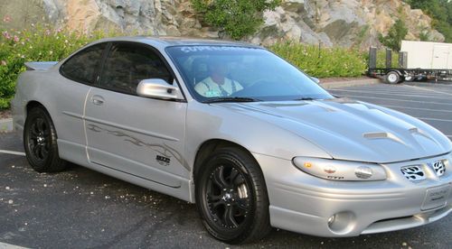 Custom show car  pontiac grand prix gtp coupe only 33k miles