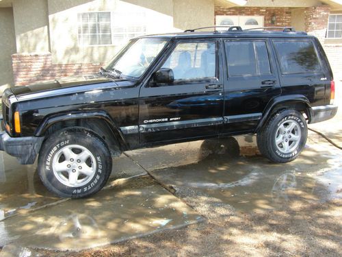 1999 jeep cherokee 4x4;  looks good; low mileage; runs great