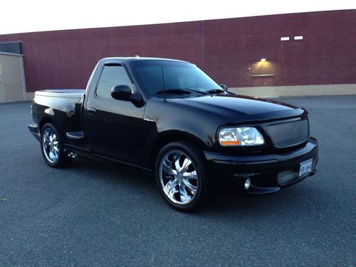 2000 ford f-150 lightning!!!  supercharged!!!