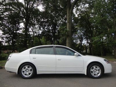 2006 Nissan Altima S, 2.5L 4-cyl, Automatic, Low Mileage, 1-owner, Carfax Report, image 2