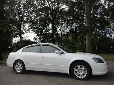 2006 Nissan Altima S, 2.5L 4-cyl, Automatic, Low Mileage, 1-owner, Carfax Report, image 3