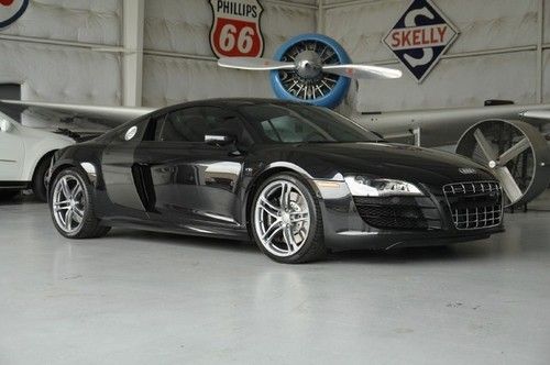 V10 rtronic-$170k msrp-carbon fiber int/ext-warranty-wow!